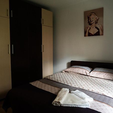 Apartament Dacul Hunedoara Esterno foto