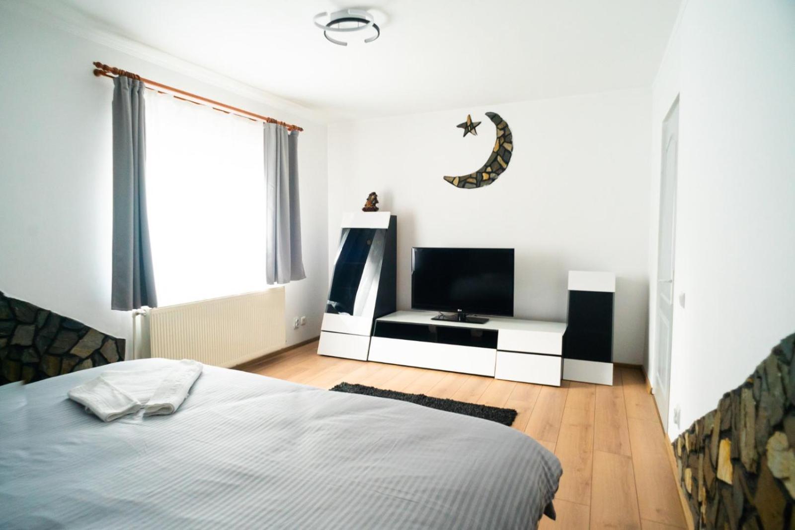 Apartament Dacul Hunedoara Esterno foto