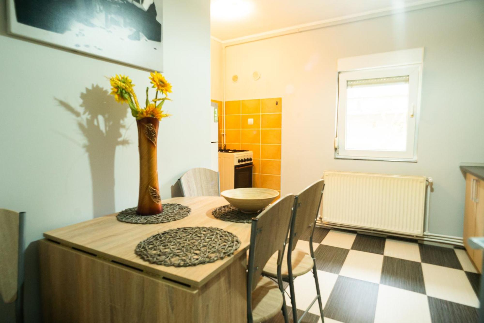 Apartament Dacul Hunedoara Esterno foto