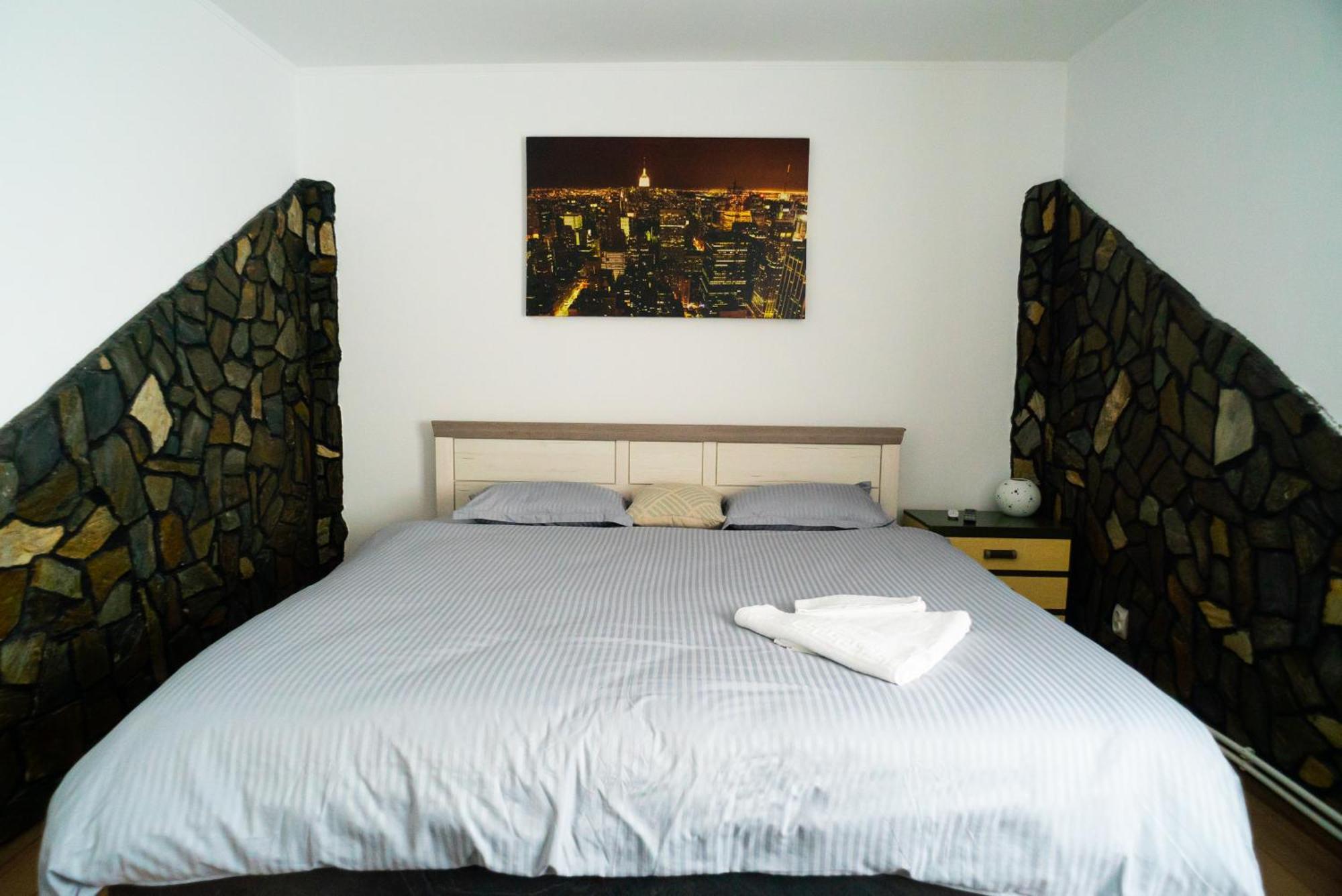 Apartament Dacul Hunedoara Esterno foto
